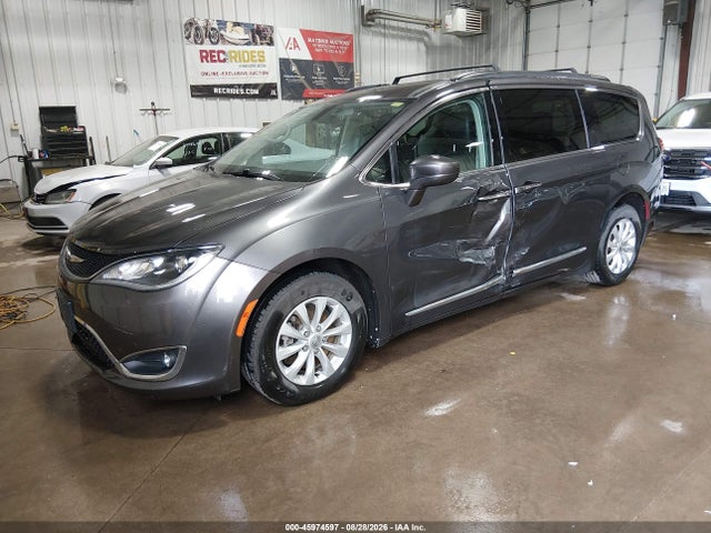 Продаж на аукціоні авто 2017 Chrysler Pacifica Touring-l, vin: 2C4RC1BG6HR635255, номер лоту: 45974597