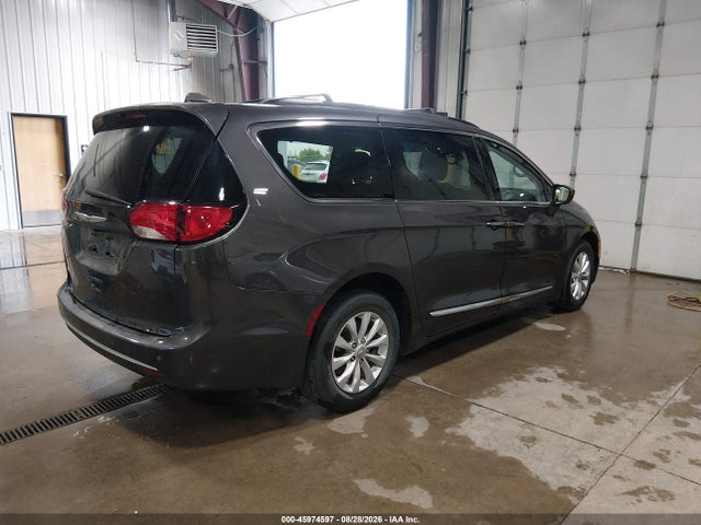 Продаж на аукціоні авто 2017 Chrysler Pacifica Touring-l, vin: 2C4RC1BG6HR635255, номер лоту: 45974597