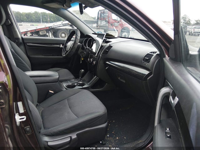 2011 Kia Sorento Lx მანქანა იყიდება აუქციონზე, vin: 5XYKT3A15BG033713, აუქციონის ნომერი: 45974759