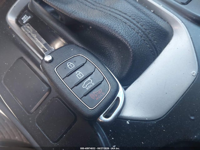 KM8SMDHFXJU269691 Hyundai Santa Fe Se