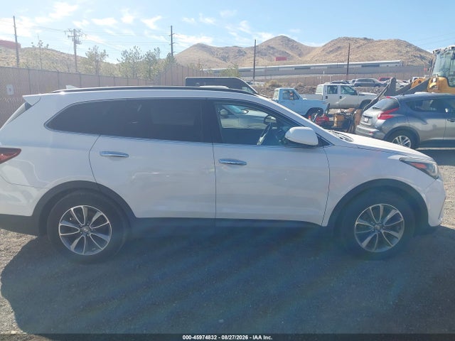 KM8SMDHFXJU269691 Hyundai Santa Fe Se