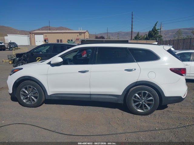 KM8SMDHFXJU269691 Hyundai Santa Fe Se