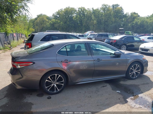 2018 Toyota Camry Hybrid Se მანქანა იყიდება აუქციონზე, vin: 4T1B21HK4JU001561, აუქციონის ნომერი: 45974863