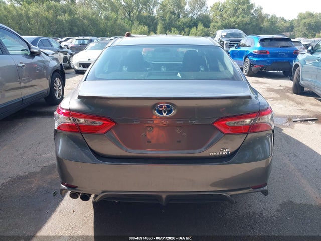 2018 Toyota Camry Hybrid Se მანქანა იყიდება აუქციონზე, vin: 4T1B21HK4JU001561, აუქციონის ნომერი: 45974863