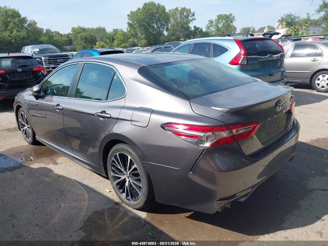 2018 Toyota Camry Hybrid Se მანქანა იყიდება აუქციონზე, vin: 4T1B21HK4JU001561, აუქციონის ნომერი: 45974863