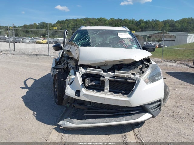 45975079 :رقم المزاد ، 3N1CP5CU6JL538942 vin ، 2018 Nissan Kicks Sr مزاد بيع