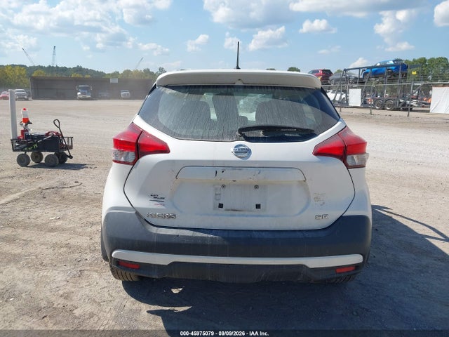 45975079 :رقم المزاد ، 3N1CP5CU6JL538942 vin ، 2018 Nissan Kicks Sr مزاد بيع