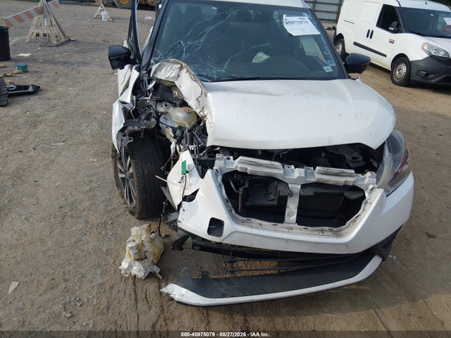 45975079 :رقم المزاد ، 3N1CP5CU6JL538942 vin ، 2018 Nissan Kicks Sr مزاد بيع