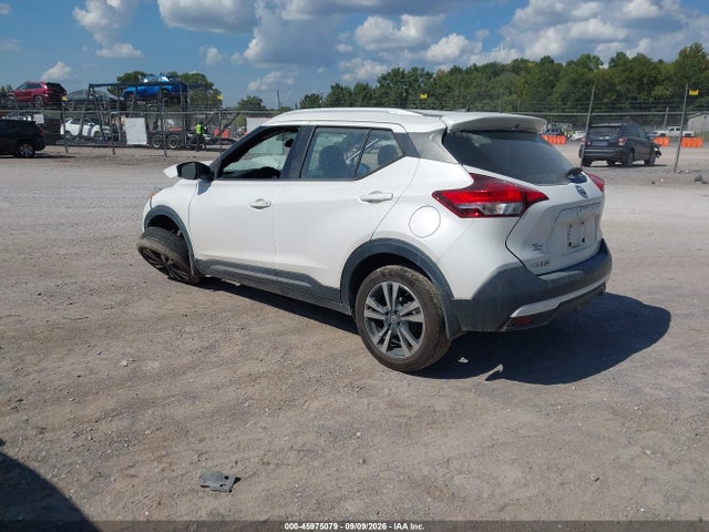 45975079 :رقم المزاد ، 3N1CP5CU6JL538942 vin ، 2018 Nissan Kicks Sr مزاد بيع
