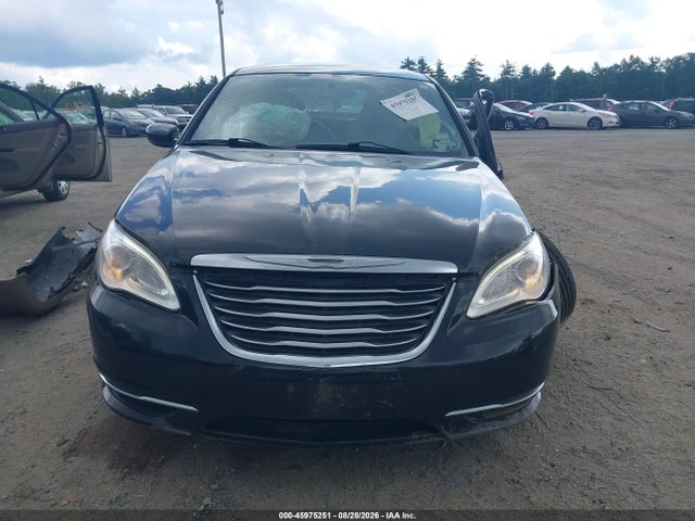 45975251 :رقم المزاد ، 1C3CCBAB5DN639813 vin ، 2013 Chrysler 200 Lx مزاد بيع