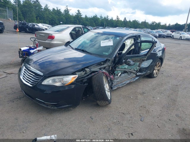 45975251 :رقم المزاد ، 1C3CCBAB5DN639813 vin ، 2013 Chrysler 200 Lx مزاد بيع