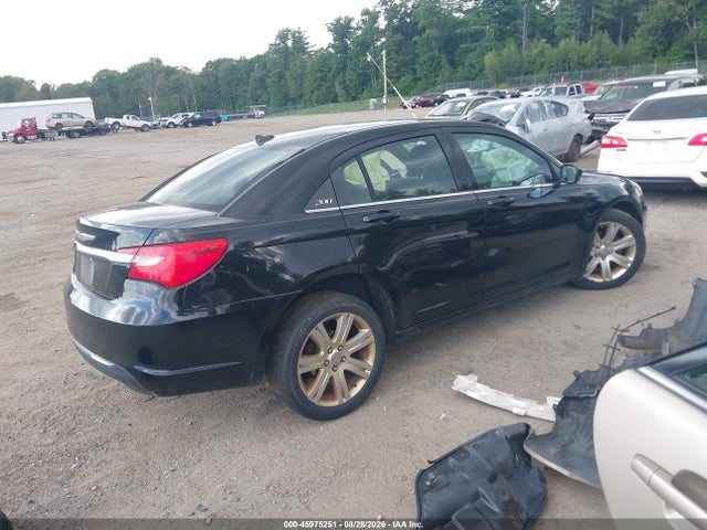 45975251 :رقم المزاد ، 1C3CCBAB5DN639813 vin ، 2013 Chrysler 200 Lx مزاد بيع