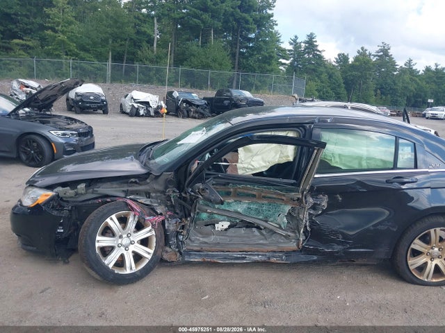 45975251 :رقم المزاد ، 1C3CCBAB5DN639813 vin ، 2013 Chrysler 200 Lx مزاد بيع