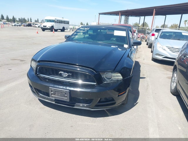 Ford Mustang V6 2014 1ZVBP8EM6E5311731 Image 2