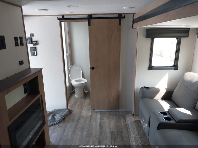 45975570 :رقم المزاد ، 5ZT2CKLB0P2012297 vin ، 2023 Forest River Cherokee مزاد بيع
