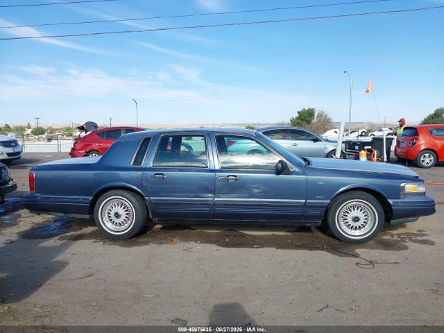 Aukcja sprzedaży 1996 Lincoln Town Car Sgn/dmnd Anv/cypress/jn, vin: 1LNLM82W2TY622635, numer aukcji: 45975635