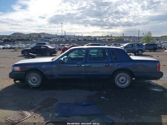 Aukcja sprzedaży 1996 Lincoln Town Car Sgn/dmnd Anv/cypress/jn, vin: 1LNLM82W2TY622635, numer aukcji: 45975635