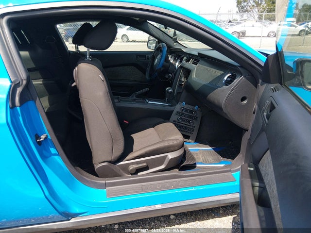 45975687 :رقم المزاد ، 1ZVBP8AM7C5236217 vin ، 2012 Ford Mustang V6 مزاد بيع
