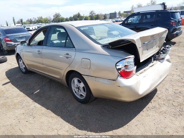 45975714 :رقم المزاد ، 4T1BF32K82U007678 vin ، 2002 Toyota Camry Le V6 مزاد بيع