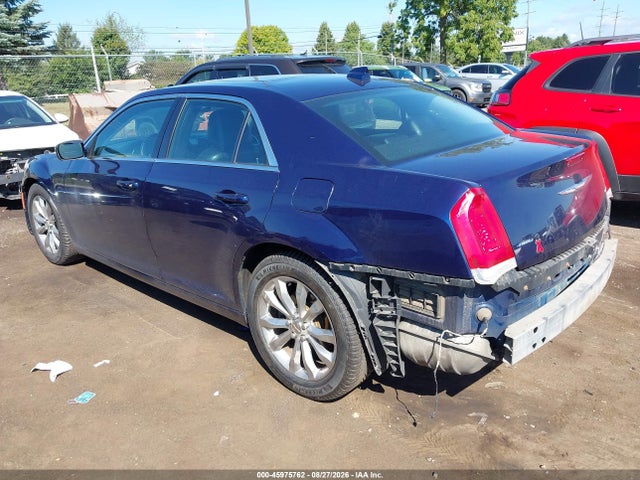 2017 Chrysler 300 Limited Awd მანქანა იყიდება აუქციონზე, vin: 2C3CCARG6HH553127, აუქციონის ნომერი: 45975762