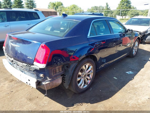 2017 Chrysler 300 Limited Awd მანქანა იყიდება აუქციონზე, vin: 2C3CCARG6HH553127, აუქციონის ნომერი: 45975762