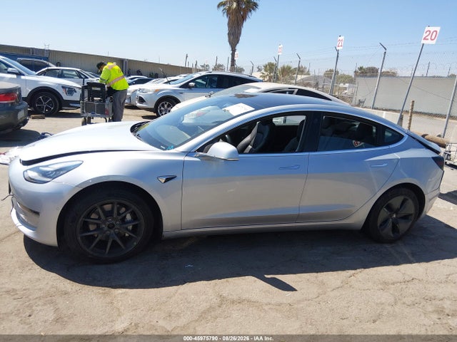 Tesla Model 3 Long Range/performance 2018 5YJ3E1EB4JF093350 Image 13