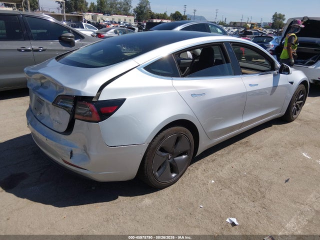Tesla Model 3 Long Range/performance 2018 5YJ3E1EB4JF093350 Image 4
