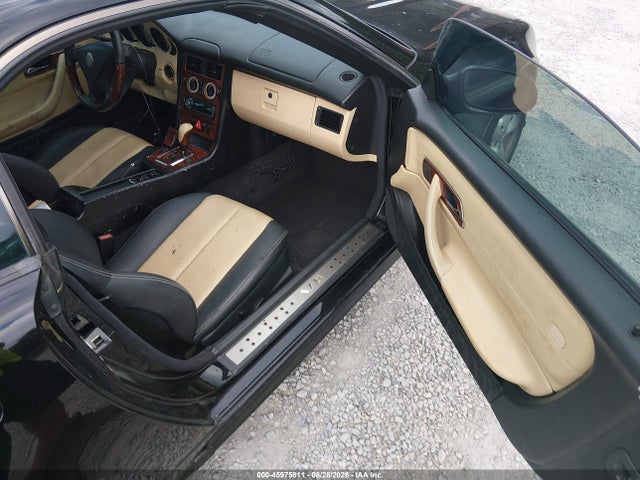 45975811 :رقم المزاد ، WDBKK65F73F278199 vin ، 2003 Mercedes-benz Slk 320 مزاد بيع