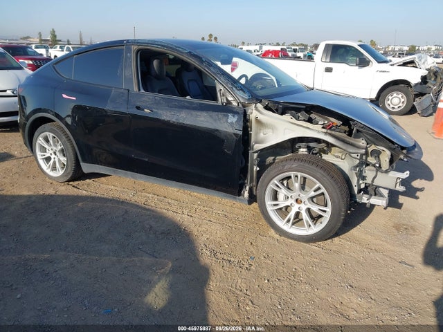 Auction sale of the 2022 Tesla Model Y Long Range Dual Motor All-wheel Drive, vin: 7SAYGDEE9NF537567, lot number: 45975887