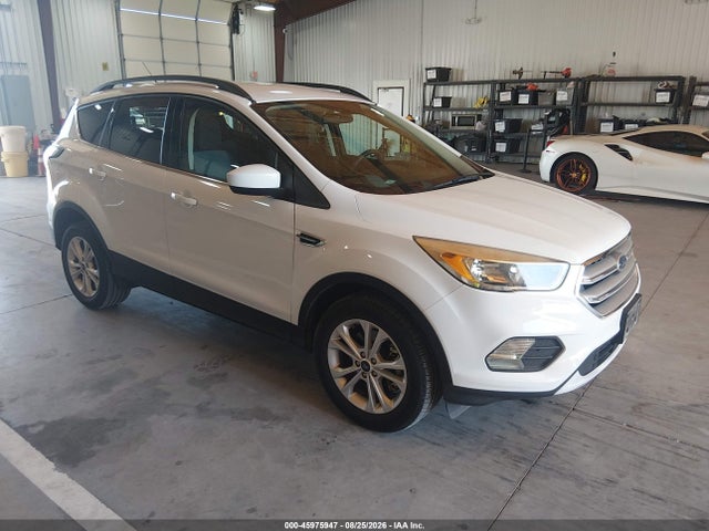 Продажа на аукционе авто 2018 Ford Escape Se, vin: 1FMCU9GD8JUD08747, номер лота: 45975947