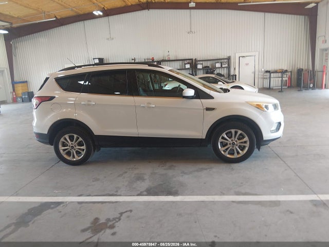 Продажа на аукционе авто 2018 Ford Escape Se, vin: 1FMCU9GD8JUD08747, номер лота: 45975947