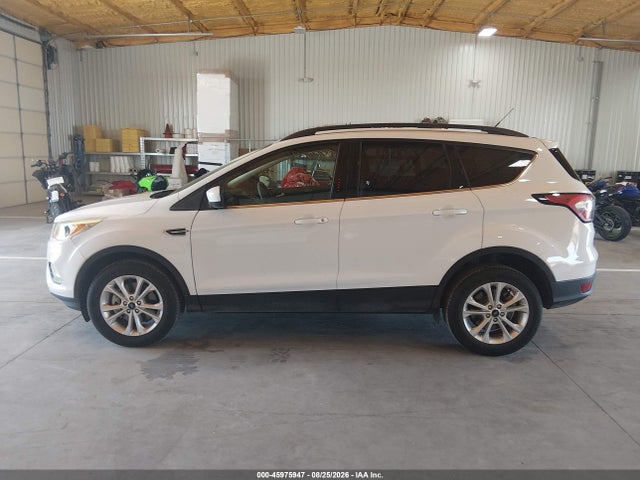 Продажа на аукционе авто 2018 Ford Escape Se, vin: 1FMCU9GD8JUD08747, номер лота: 45975947