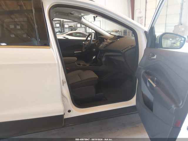Продажа на аукционе авто 2018 Ford Escape Se, vin: 1FMCU9GD8JUD08747, номер лота: 45975947