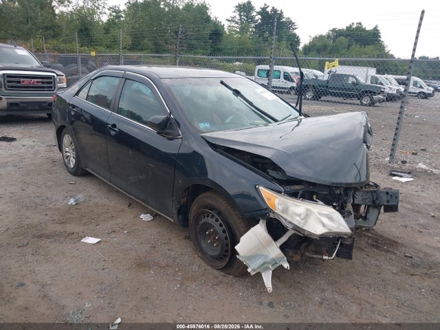 2014 Toyota Camry Le მანქანა იყიდება აუქციონზე, vin: 4T4BF1FK3ER386016, აუქციონის ნომერი: 45976016