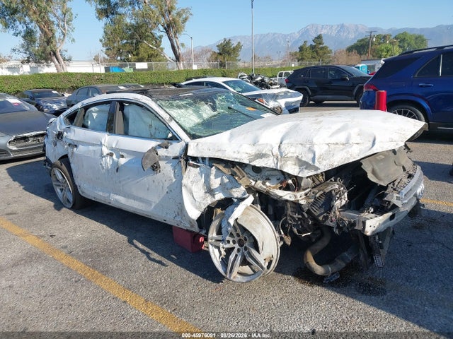 Продажа на аукционе авто 2019 Audi A5 45 Premium, vin: WAUENCF5XKA022108, номер лота: 45976091