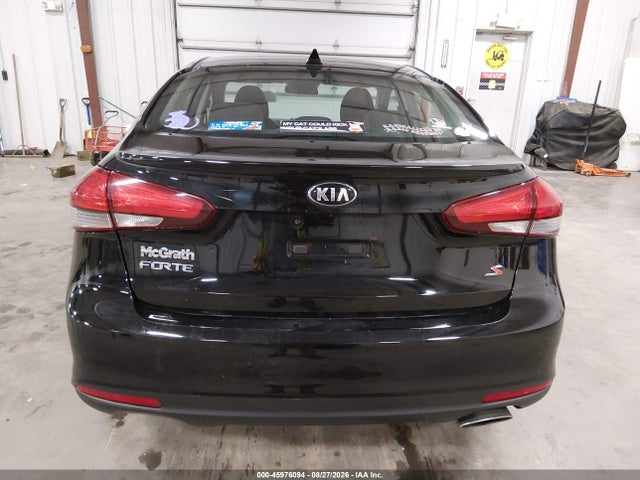 45976094 :رقم المزاد ، 3KPFL4A74JE213286 vin ، 2018 Kia Forte S مزاد بيع