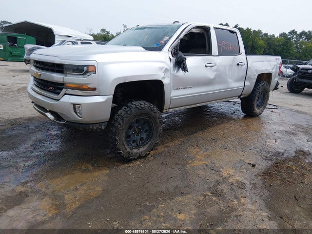 Chevrolet Silverado 1500 2lt 2018 3GCUKREC9JG118211 Image 2