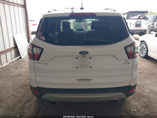 45976229 :رقم المزاد ، 1FMCU9GD0JUC77297 vin ، 2018 Ford Escape Se مزاد بيع
