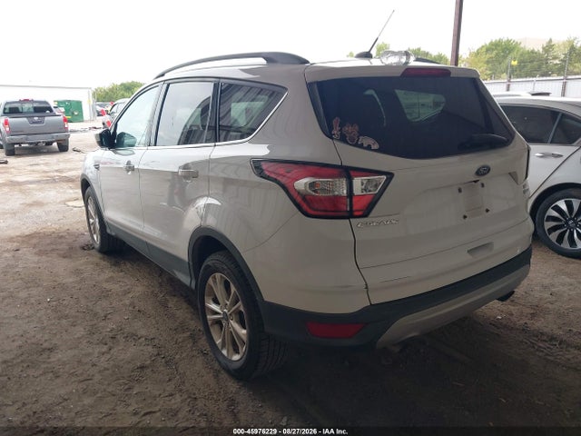 45976229 :رقم المزاد ، 1FMCU9GD0JUC77297 vin ، 2018 Ford Escape Se مزاد بيع
