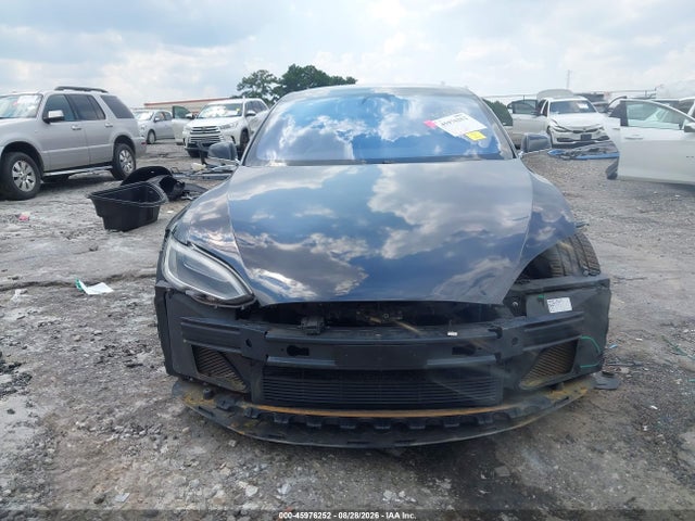 45976252 :رقم المزاد ، 5YJSA1E24JF261365 vin ، 2018 Tesla Model S 100d/75d/p100d مزاد بيع