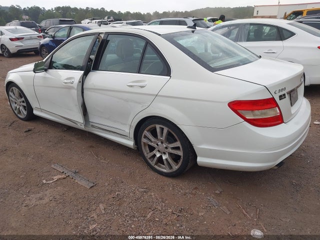 Продажа на аукционе авто 2011 Mercedes-benz C 300 Luxury/sport, vin: WDDGF5EB4BA527028, номер лота: 45976395