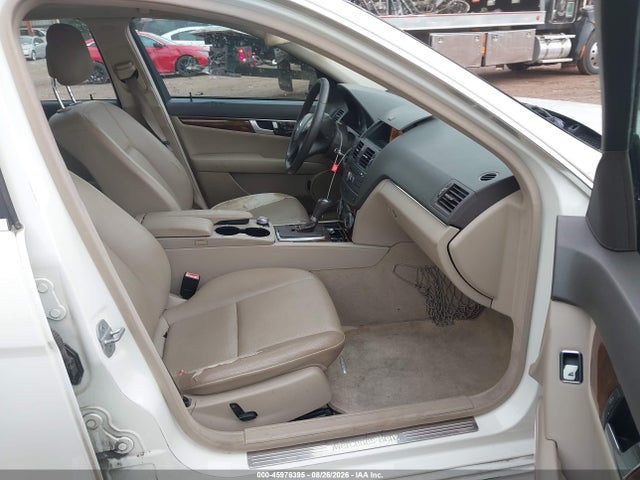 Продажа на аукционе авто 2011 Mercedes-benz C 300 Luxury/sport, vin: WDDGF5EB4BA527028, номер лота: 45976395