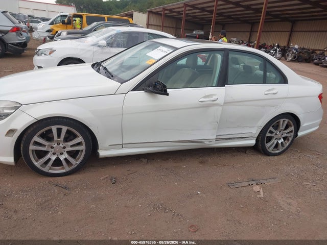 Продажа на аукционе авто 2011 Mercedes-benz C 300 Luxury/sport, vin: WDDGF5EB4BA527028, номер лота: 45976395