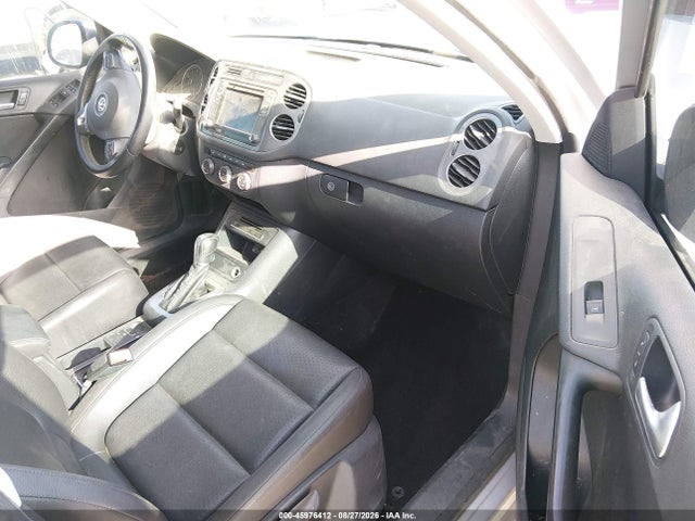 WVGBV7AXXHK025532 Volkswagen Tiguan 2.0t/2.0t S