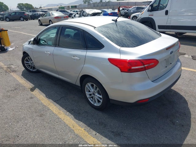 Ford FOCUS SE 2016 1FADP3F20GL271288 Image 3