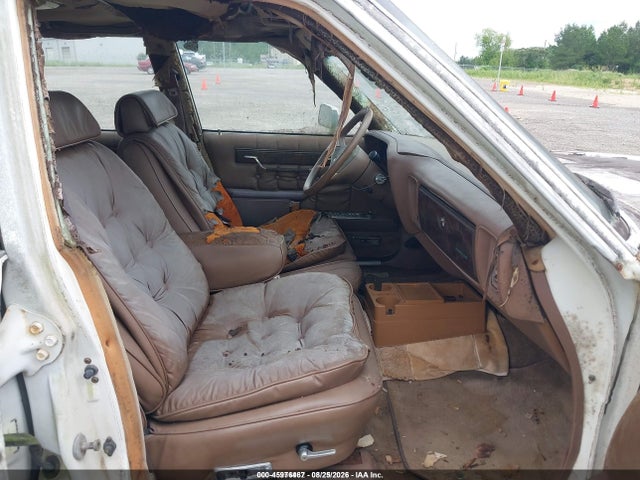 45976467 :رقم المزاد ، 1C3BF66P3JW143641 vin ، 1988 Chrysler Fifth Avenue مزاد بيع