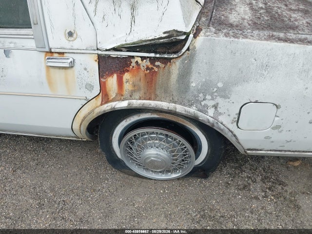 45976467 :رقم المزاد ، 1C3BF66P3JW143641 vin ، 1988 Chrysler Fifth Avenue مزاد بيع