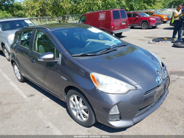 45976519 :رقم المزاد ، JTDKDTB30D1044618 vin ، 2013 Toyota Prius C Three مزاد بيع