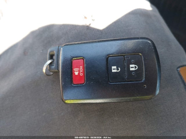 Продажа на аукционе авто 2013 Toyota Prius C Three, vin: JTDKDTB30D1044618, номер лота: 45976519