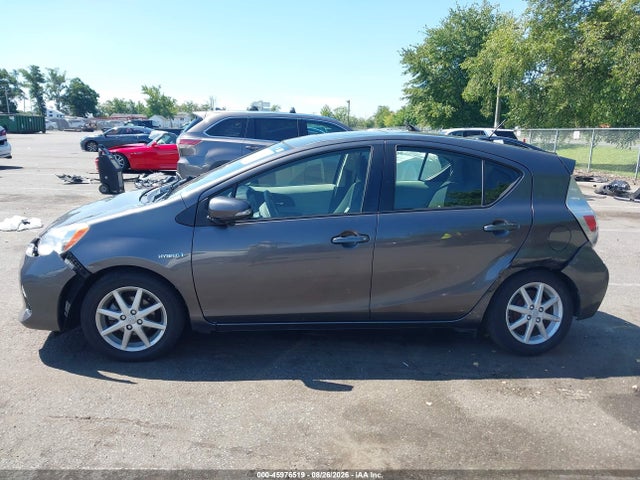 Продажа на аукционе авто 2013 Toyota Prius C Three, vin: JTDKDTB30D1044618, номер лота: 45976519